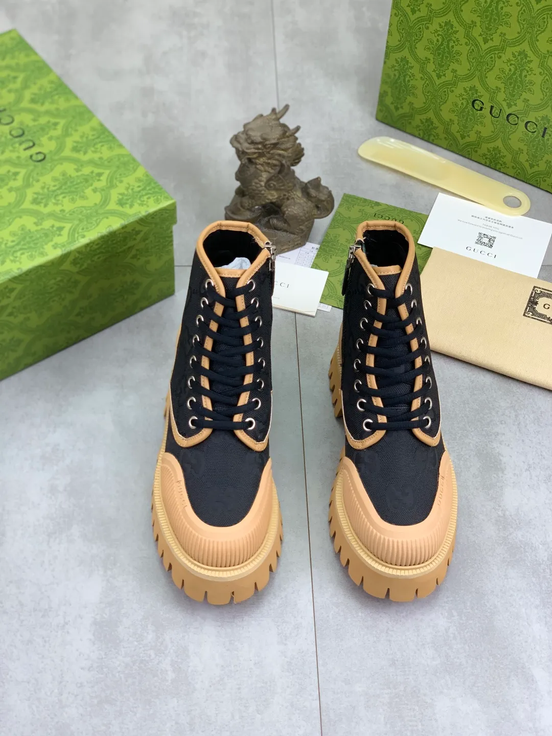Men's Men's Shoes 💰P500 💰【New Style】 Gucci lazy slip-on couple 🧑‍🤝‍🧑 style high-top leather shoes hot selection (Gucci GUCCI) official website latest Gucci lazy 🎁 leather shoes, hot style 💥 style is simple and elegant, exclusive for trendy men. Unique official website latest brand original double G pressure Floral elements👑Original Gucci decoration, fashionable and elegant, the fabric is original calfskin with double G denim✅fully imported soft sheepskin lining, the official website specifies wear-resistant lightweight foam business outsole, the classic model is taken in real life🎬Number of yards: 36-46 Various colors available